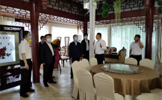G22恒峰官网创新公司与陕西省乾县考察团在战旗村开展交流合作会谈