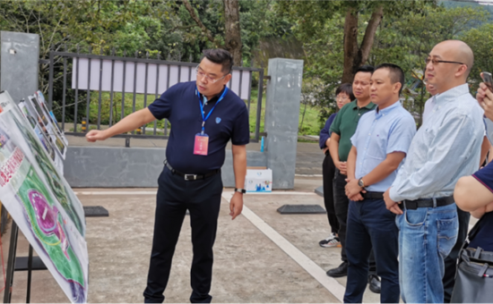 项目调研丨G22恒峰官网创新公司党委副书记刘荣欣带队赴川旅文投公司调研金龙长城景区